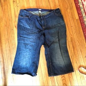 Gap maternity denim capris